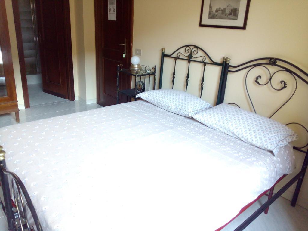 B&B Eleonora ปาแลร์โม ภายนอก รูปภาพ