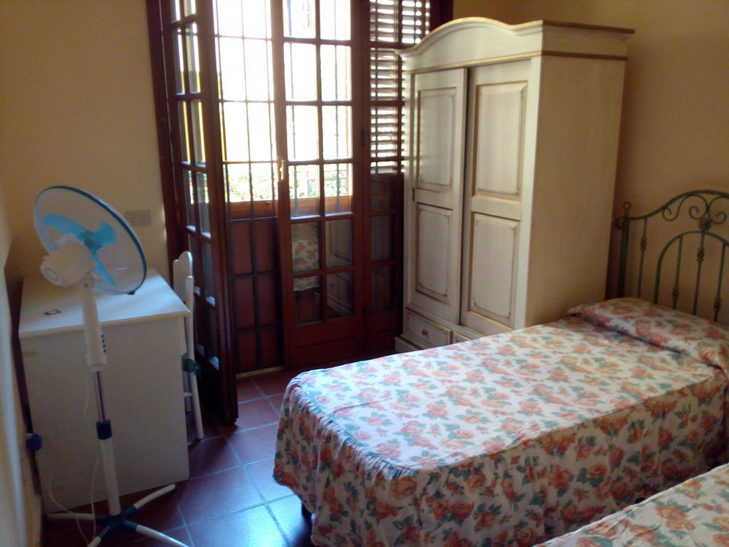 B&B Eleonora ปาแลร์โม ภายนอก รูปภาพ